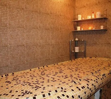 Park Hotel 2*